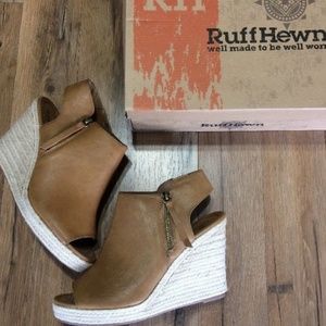 NEW Ruff Hewn Tan Hooded Hemp Wedges